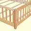 Lit plateforme au sol avec garde-corps et porte-805319143-811018463