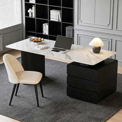 Simple and practical desk