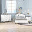 Ensemble de chambre à coucher 3 pièces avec lit plateforme simple avec table de chevet et commode, gris-107130636