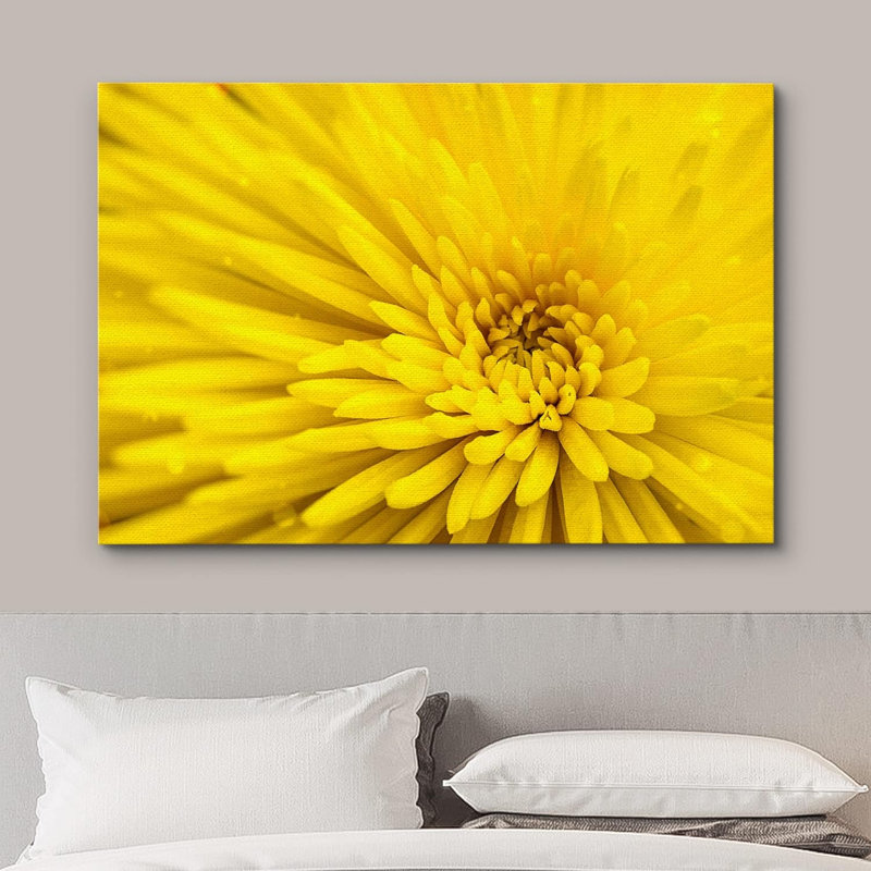 «Bright Neon Yellow Button Flower Gros plan» sur, H 24 po x l 36 po
