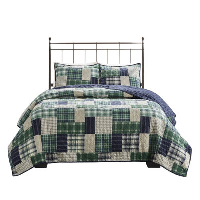 Reversible Rustic Printed Quilt Set with Matching Shams