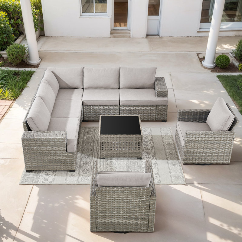 Ensemble de conversation modulaire en rotin et osier avec chaises berçantes pivotantes et table basse Clolt Arnoltice, Beige