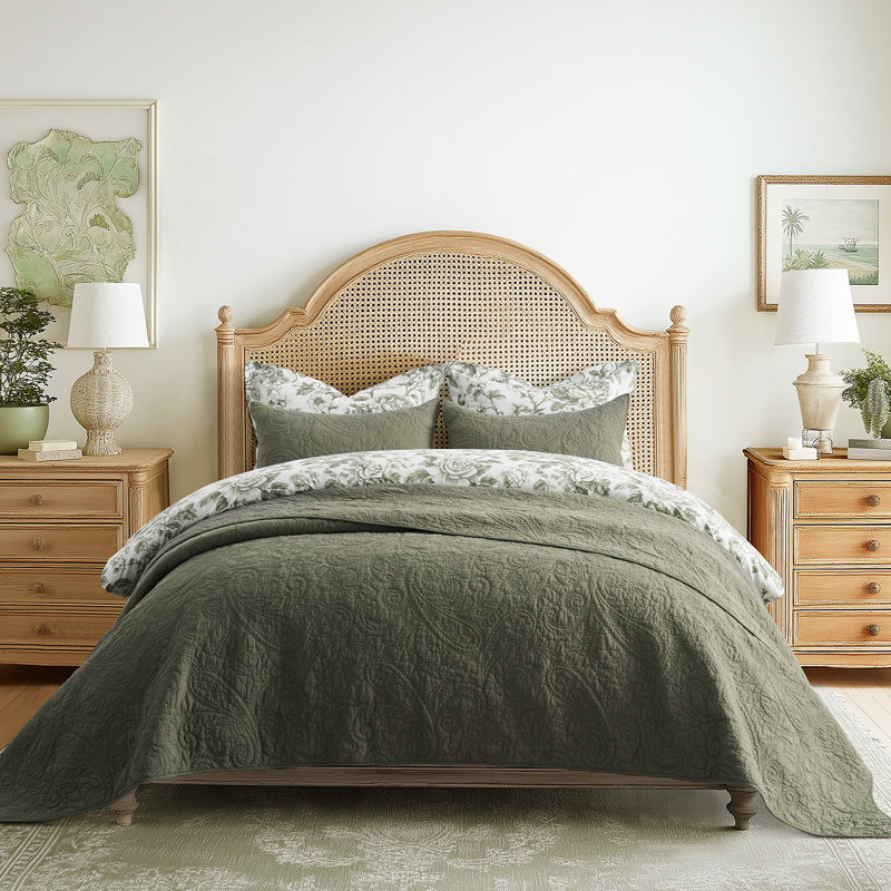Paisley 100% Cotton Quilt Set 3 Pieces, Olive Green, Queen Quilt + 2 Standard Shams