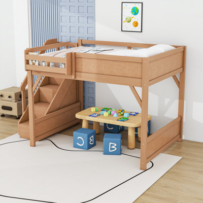 Lit mezzanine en bois avec garde-robe ouverte, tablettes, escaliers et garde-corps sécurisés