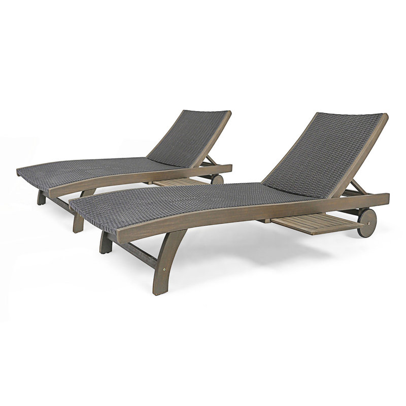 Chaise longue avec plateau coulissant
