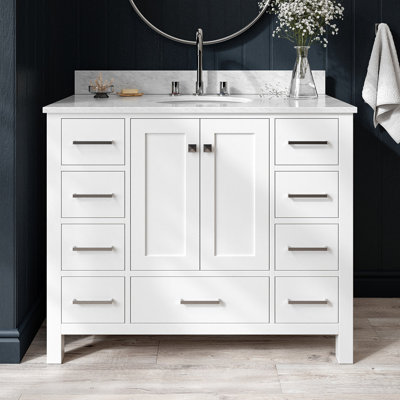 Meuble-lavabo simple en bois massif Flynt avec plateau en marbre de Carrare 0,75 po Flynt