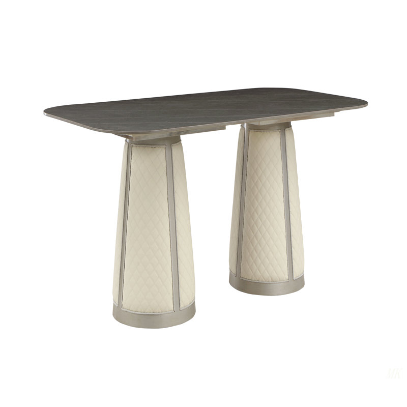 Table à manger Kasa avec plateau en pierre frittée et finition champagne