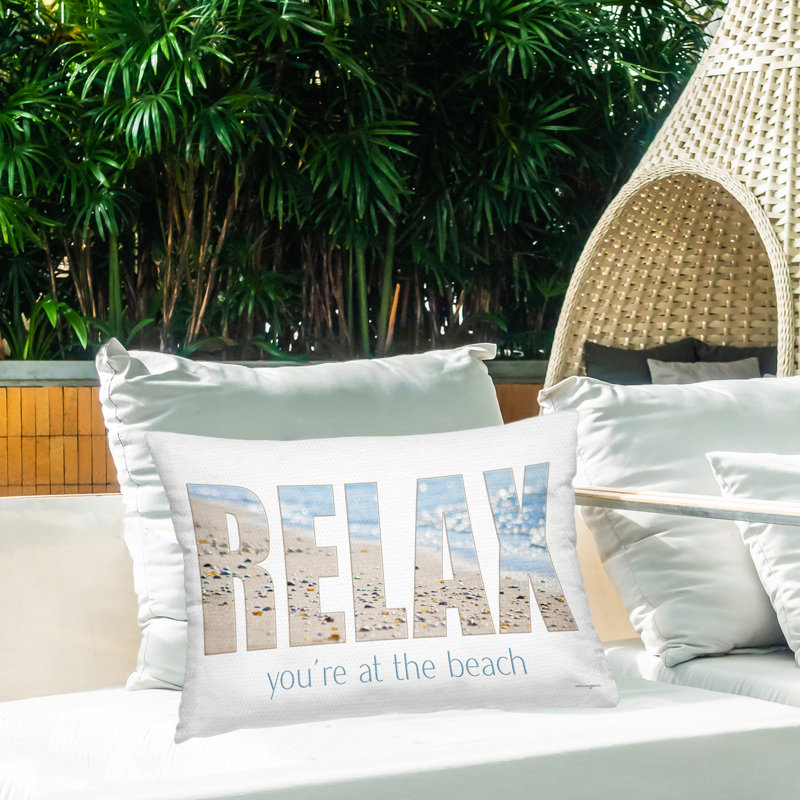 Coussin d'extérieur «Relax You At The Beach» Relax, par Seven Trees Design
