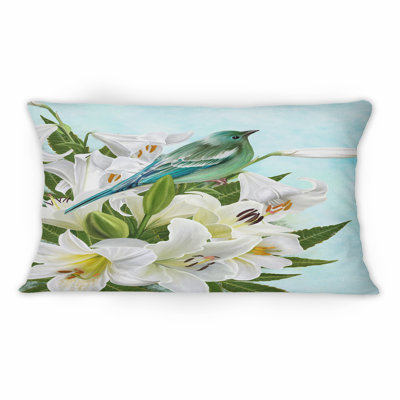 Petit oiseau bleu avec des fleurs de lys blanches - coussin décoratif Cabin & Lodge