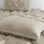 Édredon 7 pièces pour très grand lit Taupe - 1 édredon de style élégant, 2 taies décoratives, 3 coussins décoratifs, jupe lavable à la machine et plissé - l 12 po x L 18 po Coussin décoratif l 18 po-131464855-131464861