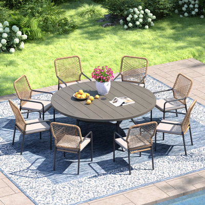 Ensemble de salle à manger 8 personnes pour patio avec table de salle à manger 60 po et chaises rembourrées empilables en rotin