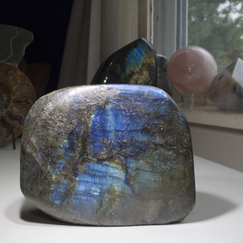 Labradorite maussade
