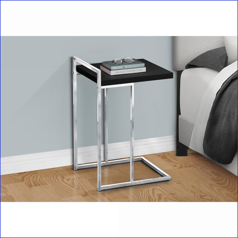 Table basse en forme de C compacte en stratifié noir et chrome, coulissante sous le canapé / lit, fonctionnelle moderne, Noir