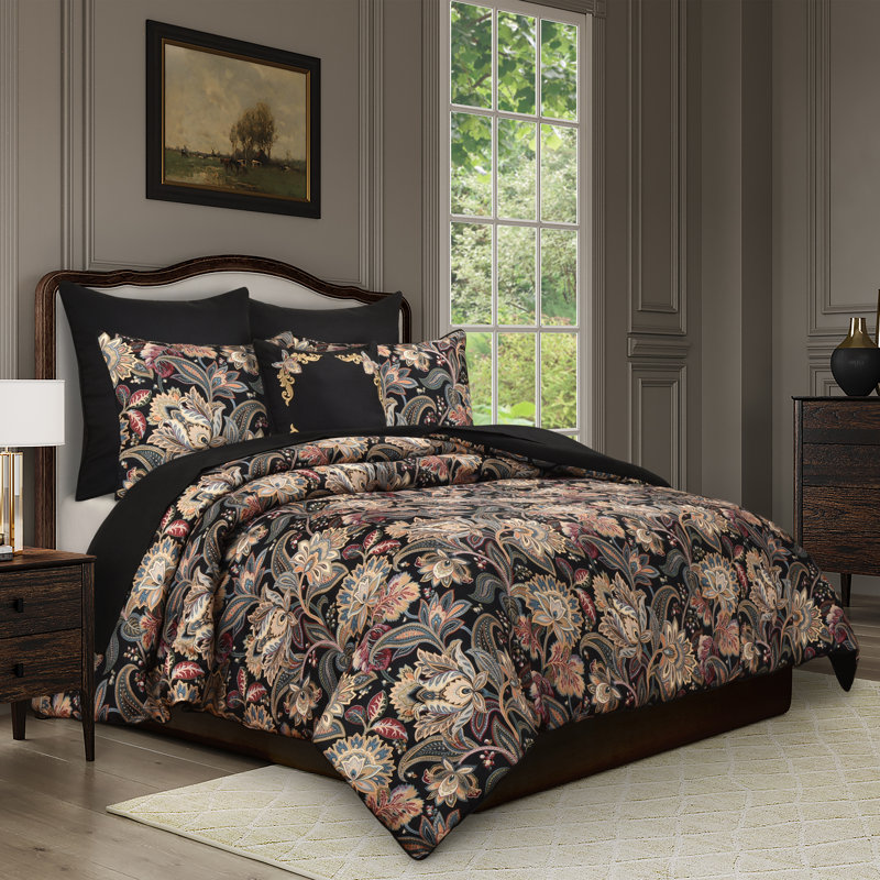 Calabria Comforter Set, Queen Comforter + 2 Standard Shams