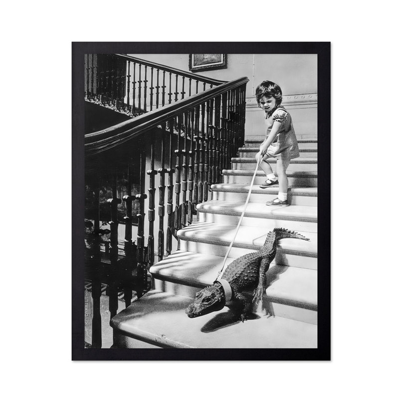 Petite fille et alligator, 08"H x 10"W, Poster, Unframed