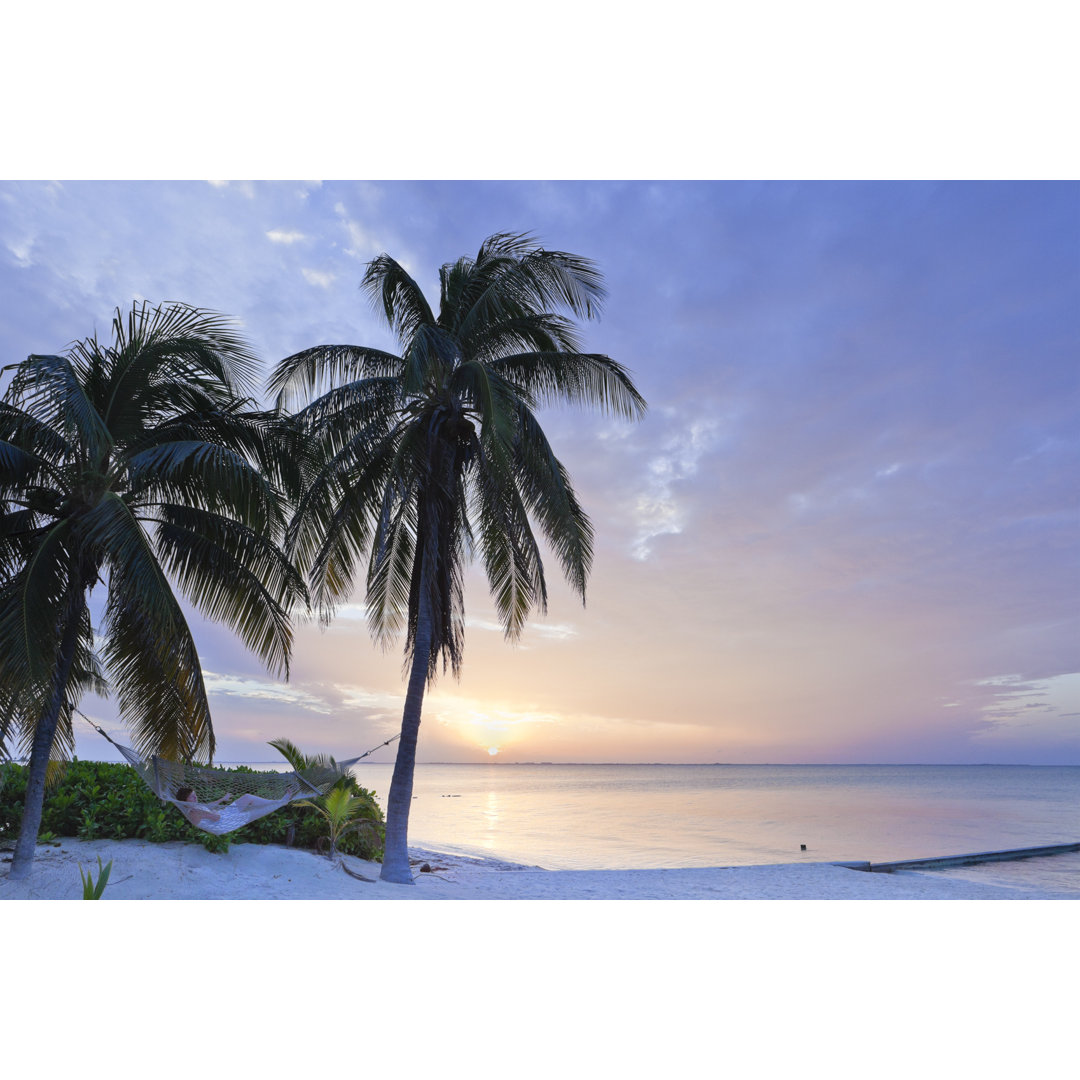 Rum Point Beach von Flavio Vallenari - Druck ohne Rahmen auf Leinwand