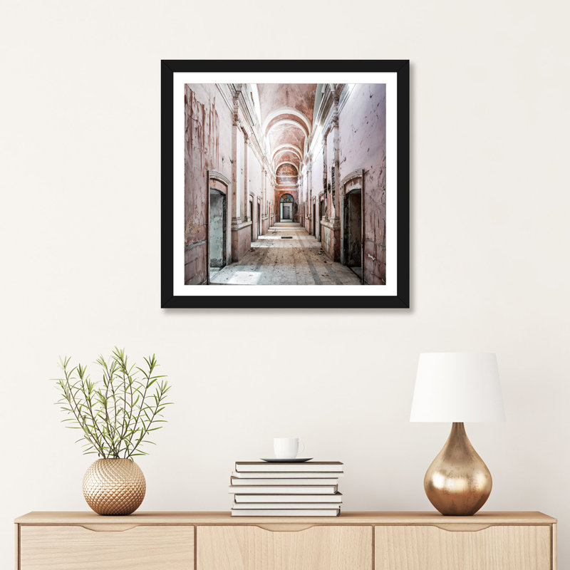 «Roman Spa» par Simon Yeung - reproduction de photo, Papier encadré noir, H 24 po x l 24 po x p 1 po