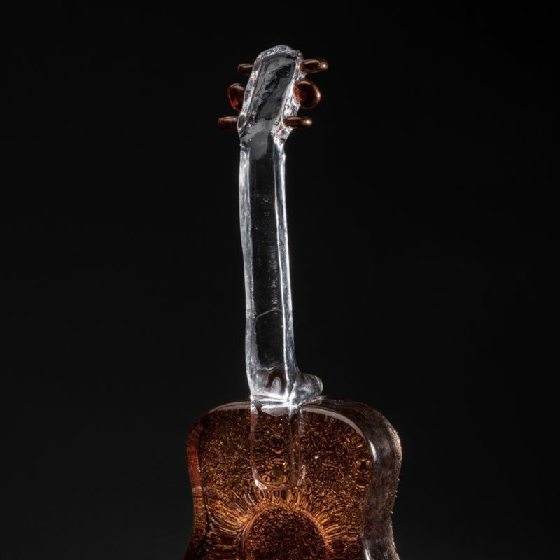 Elvis P Guitar Graceland Bronz