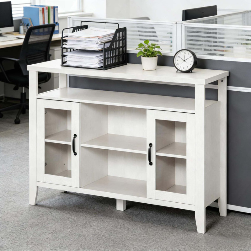 Buffet de rangement moderne avec tablettes réglables et portes en verre encadrées