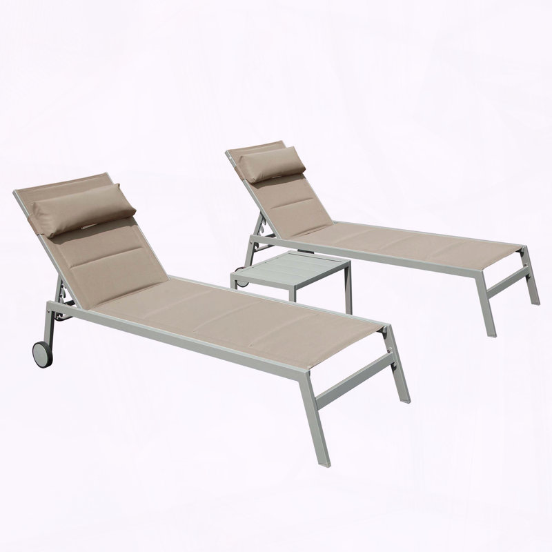 Ensemble de 3 chaises longues en aluminium avec table d'appoint et roulettes
