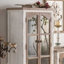 Blanc + vitrines en bois massif Burlywood