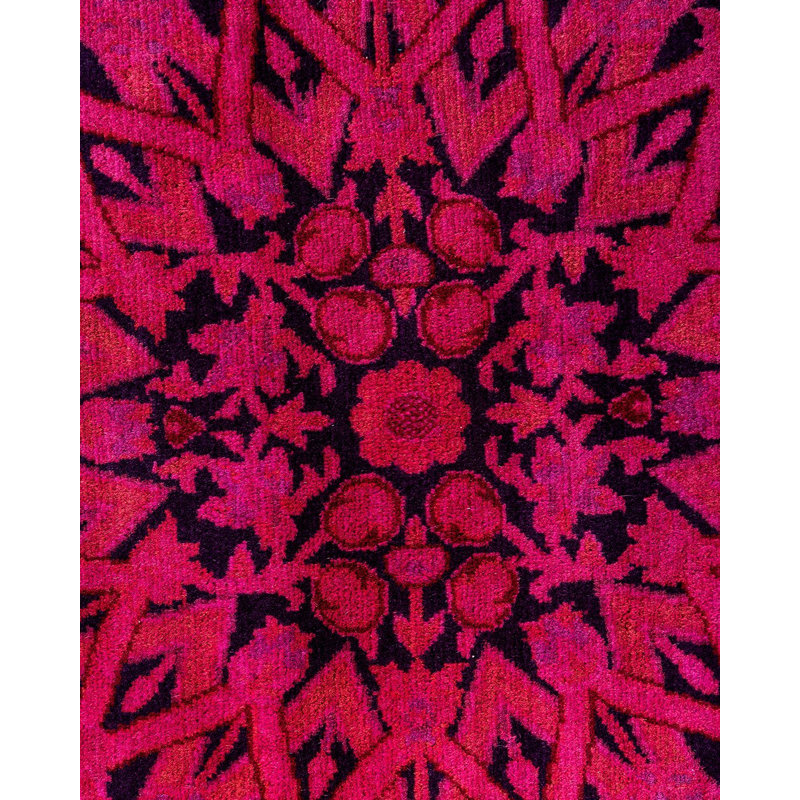 Tapis noir \/ rose \/ rouge surdimensionné de style nouvel âge rond 7 pi 1 po x 7 pi 1 po Overdyed