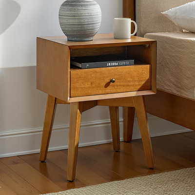 Table de chevet Mid-Century moderne en bois massif avec prises intégrées Boneva