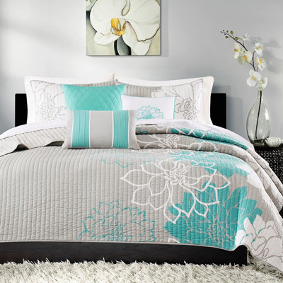 6 Piece Reversible Cotton - . King/ King, Printed Floral Quilt Piece. With Flower