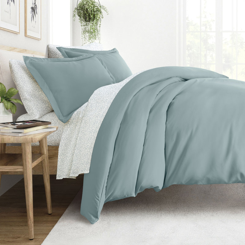 Full/Queen Blue Floral Polyester Bedding Bundle with Duvet Cover and Sheets