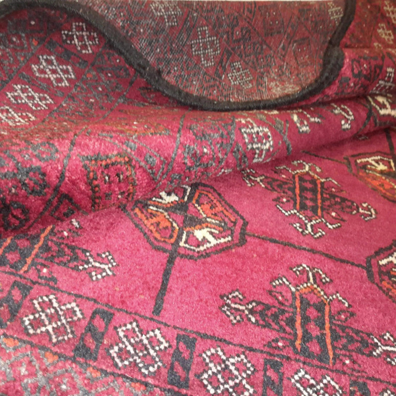 Tapis oriental rouge / noir en coton / laine 4 pi 5 po x 5 pi 11 po Oriental