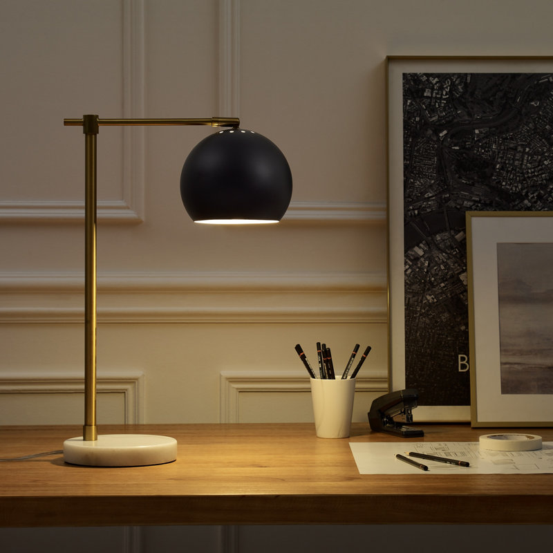 Lampe de table en fer 22 "avec abat-jour dôme en laiton, Noir, noir, noir, noir, Noir / blanc