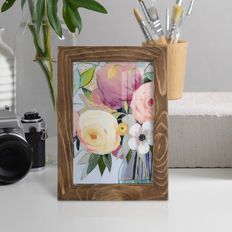 Georgia Bouquet I, encadré sur papier, H 9 po x l 7 po x P 1 po, Noyer
