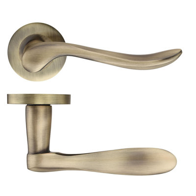 Vesta Latch Door Handle