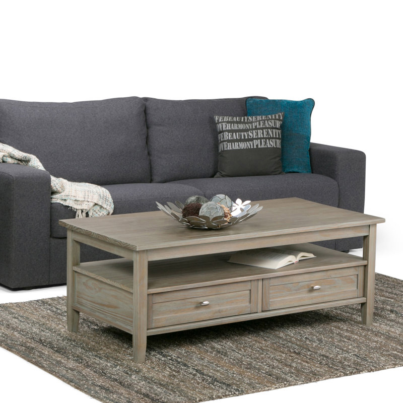 Table basse transitionnelle en bois massif Warm Shaker de 48 po de largeur avec tiroirs de rangement et tablette ouverte