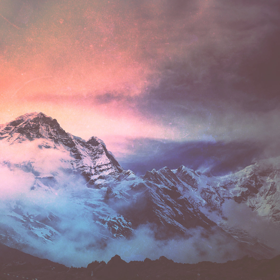 Mountain Tops Of Himalayas von AleksandarNakic - Leinwand Kunstdrucke