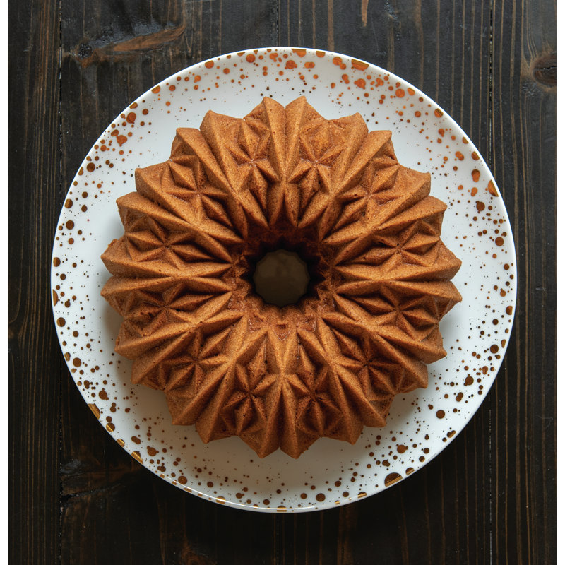Nordic Ware Non-Stick bundt Cut Crystal