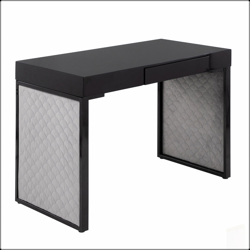 Luxueux bureau rembourré en velours argenté avec rangement, alliant style et fonctionnalité pour les bureaux à domicile modernes.
