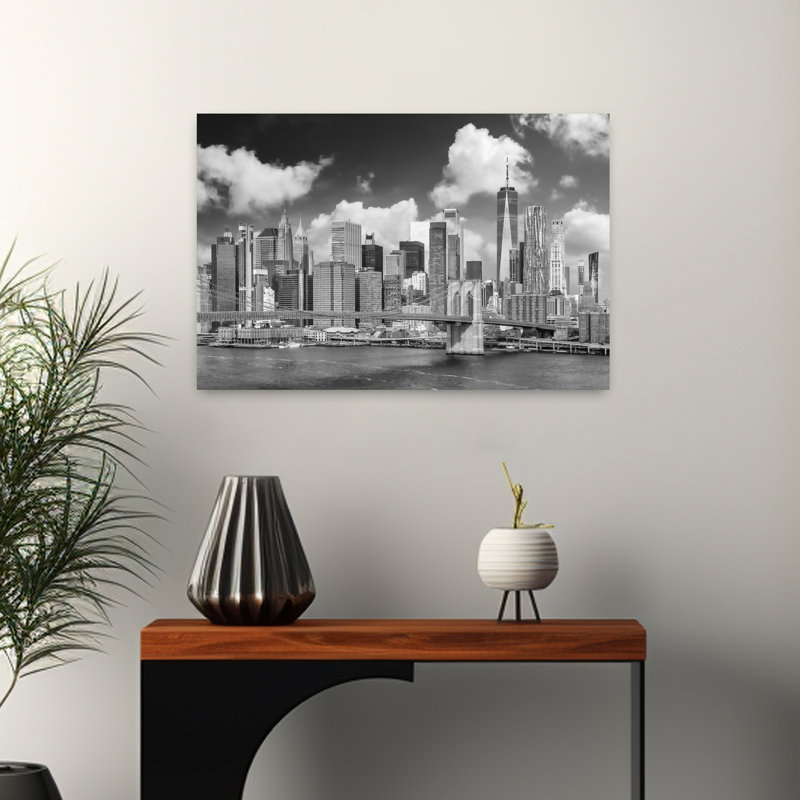 Affiche murale représentant une silhouette urbaine spectaculaire et un pont, style classique abstrait et dramatique.