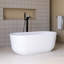 Baignoire de trempage autoportante 59 po en acrylique blanc brillant 59 po