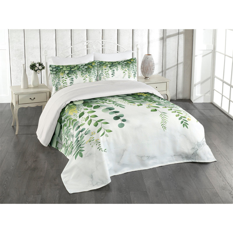 Floral Coverlet, Queen Coverlet + 2 Standard Shams