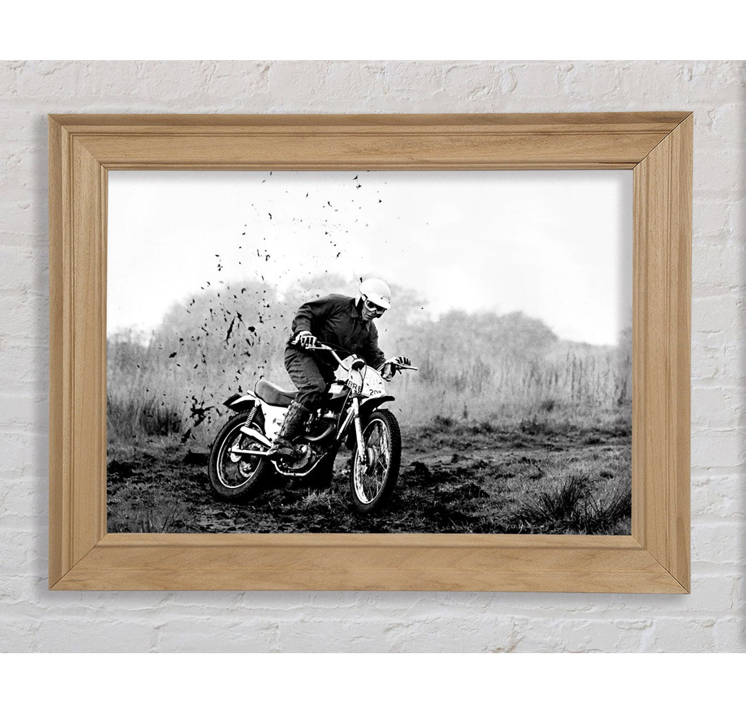 Motorrad im Schlamm B N W - Druck