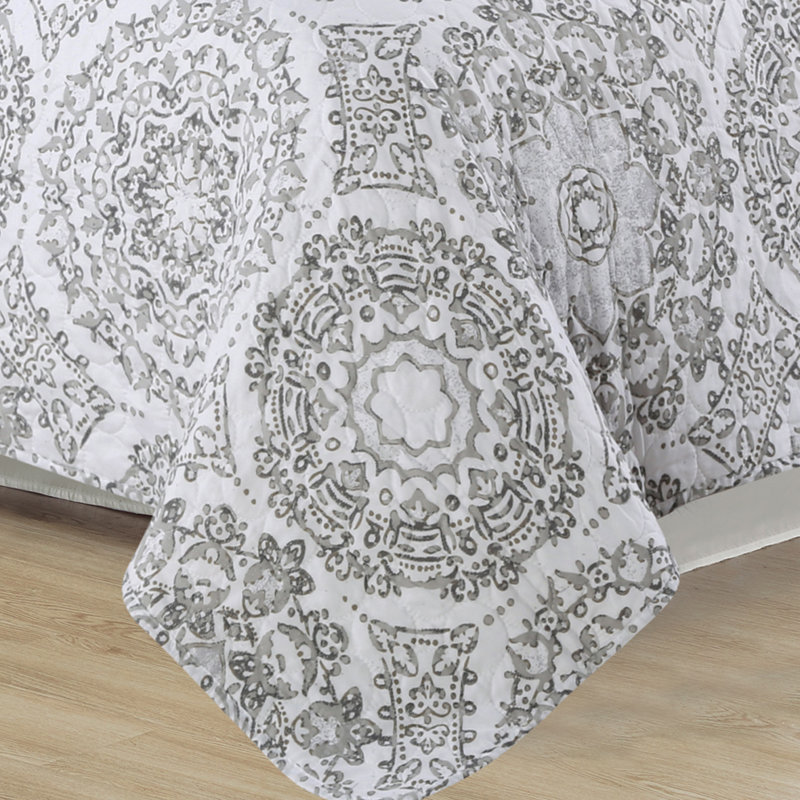 Polyester Damask Quilt, King Quilt + 2 Shams