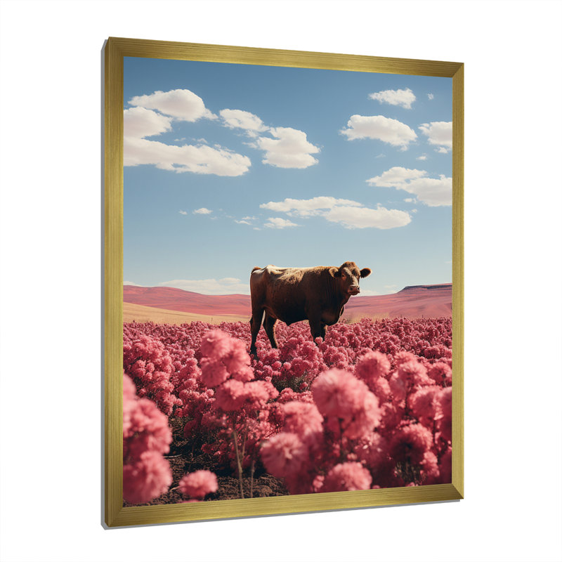 Cow Tranquil Fields - Animals Canvas Print, H 44 po x l 34 po x P 1,5 po, Encadrement doré