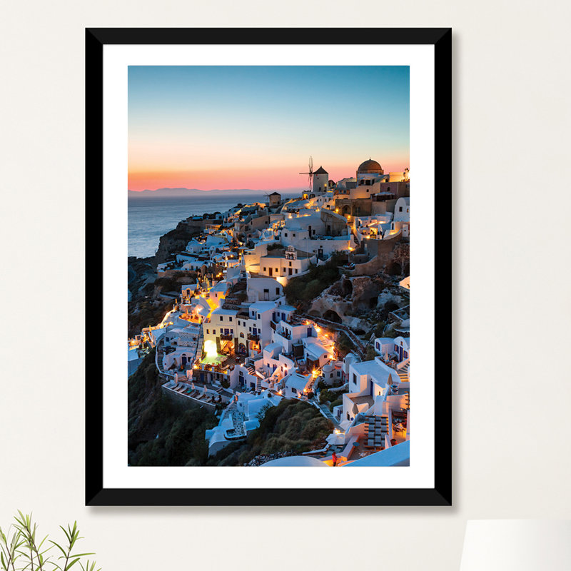 Santorini Evening par Matteo Colombo - reproduction de photo, H 32 po x l 24 po x P 1 po, Papier encadré noir