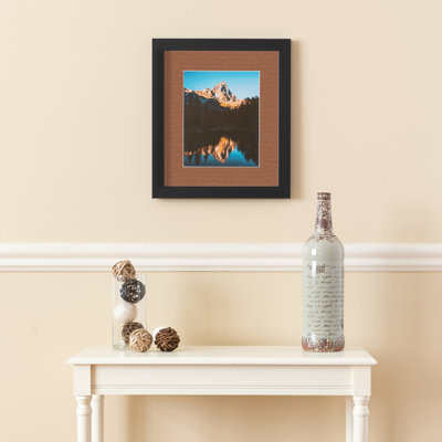 Cadre photo noir satiné 18 po x 24 po Arttoframes avec passe-partout simple de 2 po disponible en plus de 60 couleurs, pour des photos de 18 po x 24 po avec le tapis ou des photos de 22 po x 28 po sans le tapis