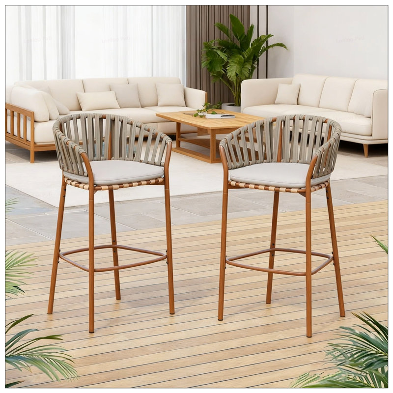 Tabouret de bar d'extérieur en corde de métal Lodi avec structure au fini teck et coussin confortable, parfait pour les espaces compacts