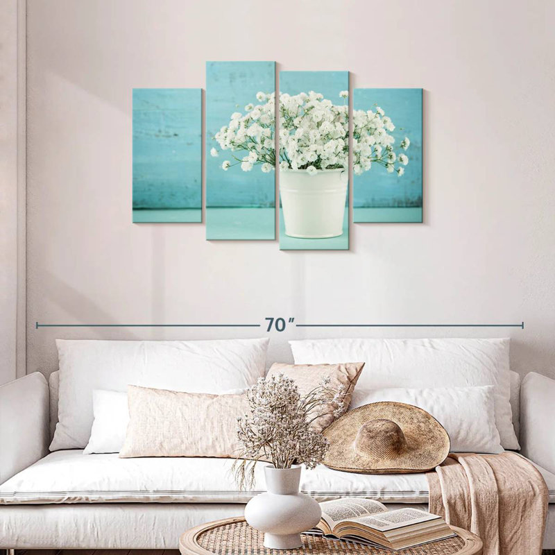Harnek Gypsophila dans un vase blanc