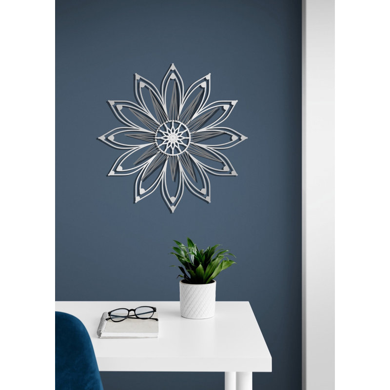 Décoration murale abstraite mandala en métal, décoration florale créative en métal, H 38 po x l 38 po x P 0,5 po, Argenté mat