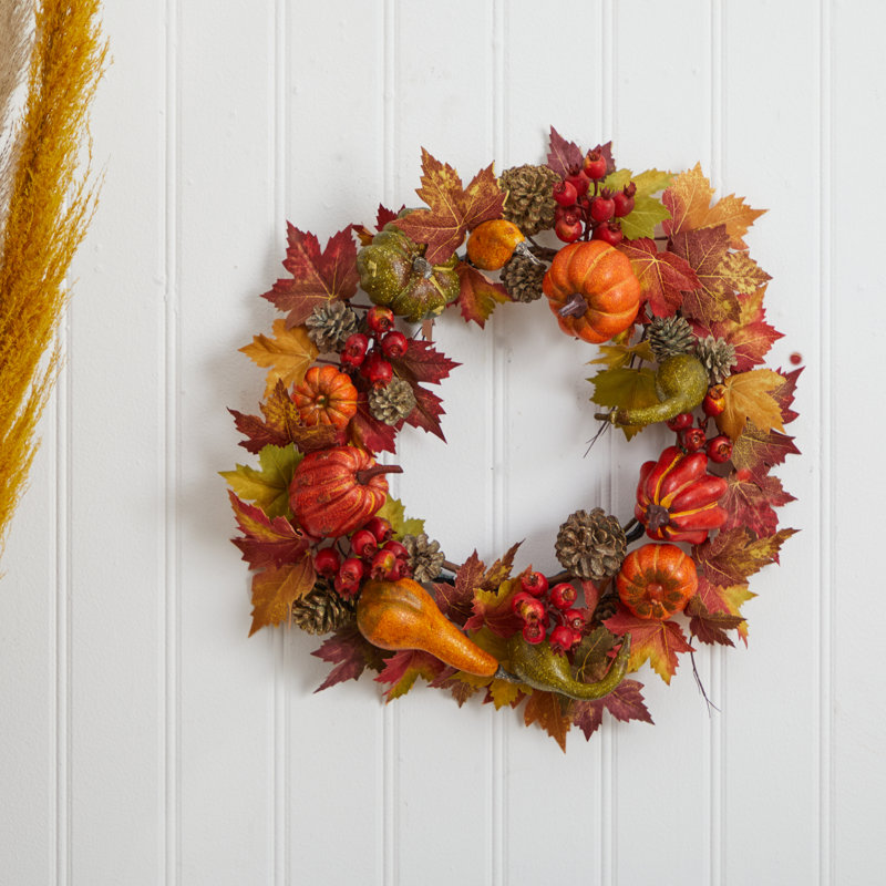 Faux Berry Plastic 24'' Wreath