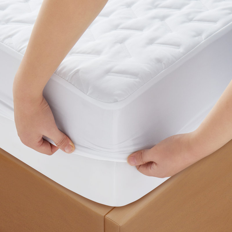 Waterproof Mattress Protector - Pocketed Design with Geometric Pattern, Full Coverage & Breathable (White, Multiple Sizes)